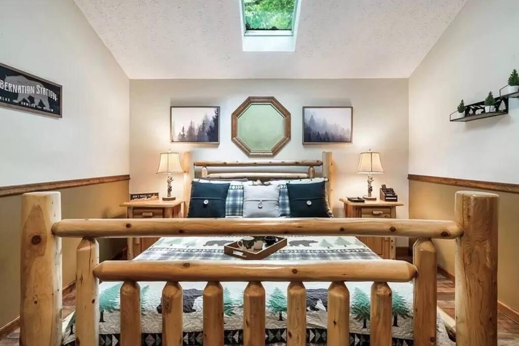 Beary Peaceful Smokies Retreat: Hot-Tub & Pools Villa Pigeon Forge Exterior photo