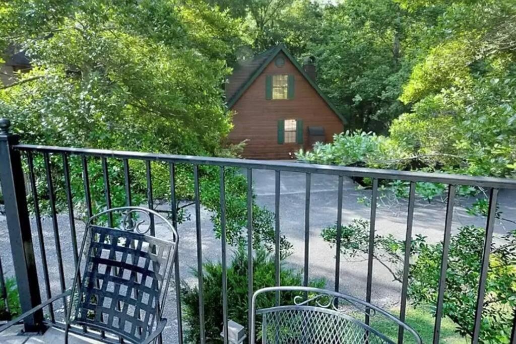 Beary Peaceful Smokies Retreat: Hot-Tub & Pools Villa Pigeon Forge Exterior photo