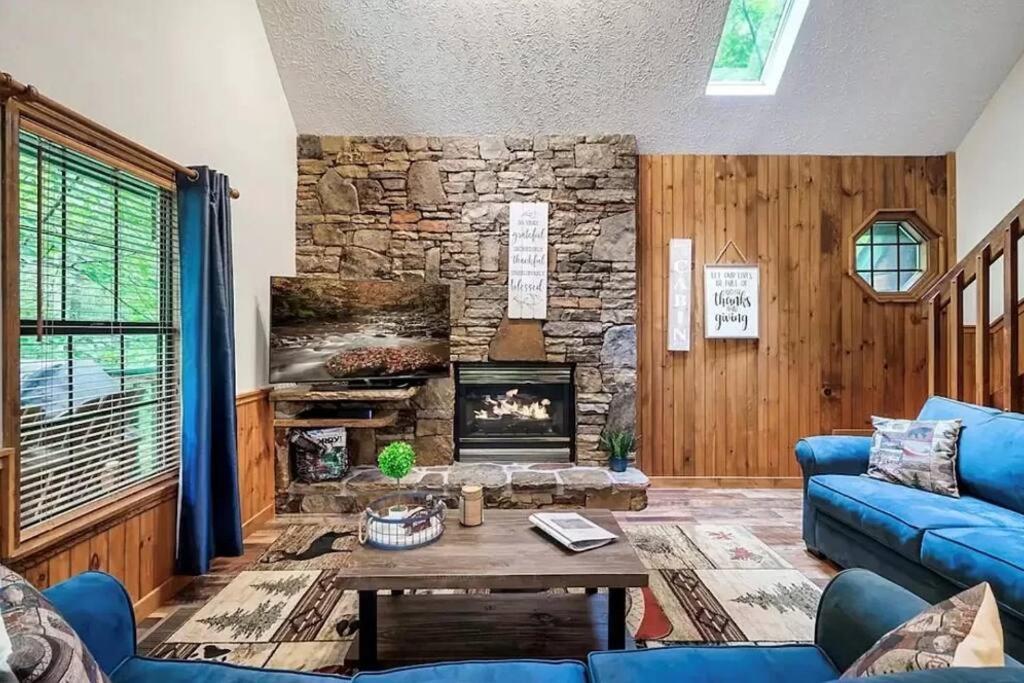 Beary Peaceful Smokies Retreat: Hot-Tub & Pools Villa Pigeon Forge Exterior photo